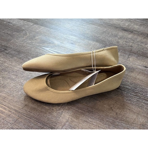 Old Navy Womens Shoes Size 9 pointed Flats Suede Material N9 - Picture 5 of 5